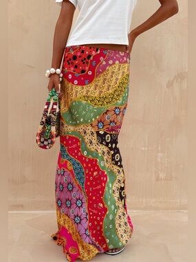 NWT Never Fully Dressed
Dorris Morocco Printed Maxi Skirt